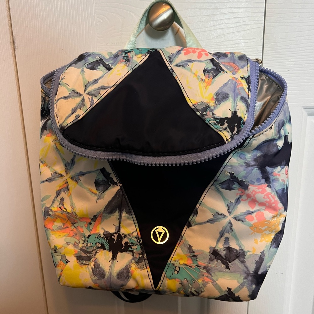 Ivivva insulated lunch pal